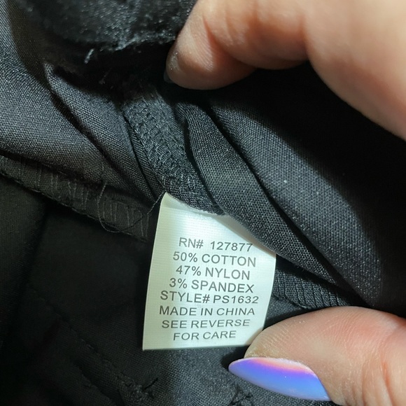 Black shorts - Picture 6 of 11